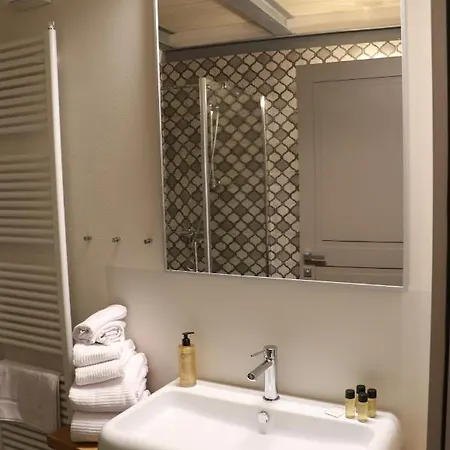 招待所 Valet