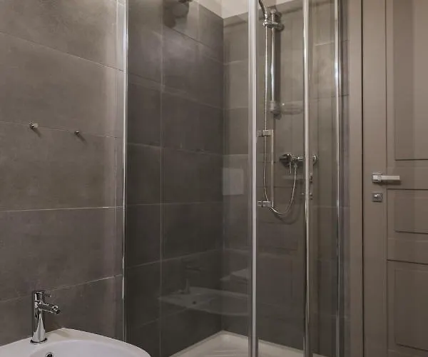 Valet Πανσιόν